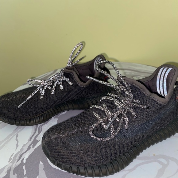 s-l400.jpg Kids 11.5 YEEZYS- GREAT CONDITION